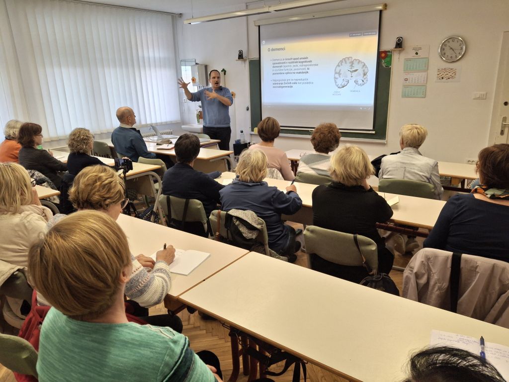 izobrazevanje-o-kognitivnem-zdravju-v-zrelih-letih